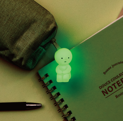 Smiski Glow-In-The-Dark ZipperBite Sitting Figure