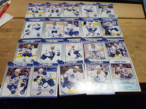2009-10 O-Pee-Chee NHL Hockey - Toronto Maple Leafs Base Team Set W/Checklist (20 Cards)