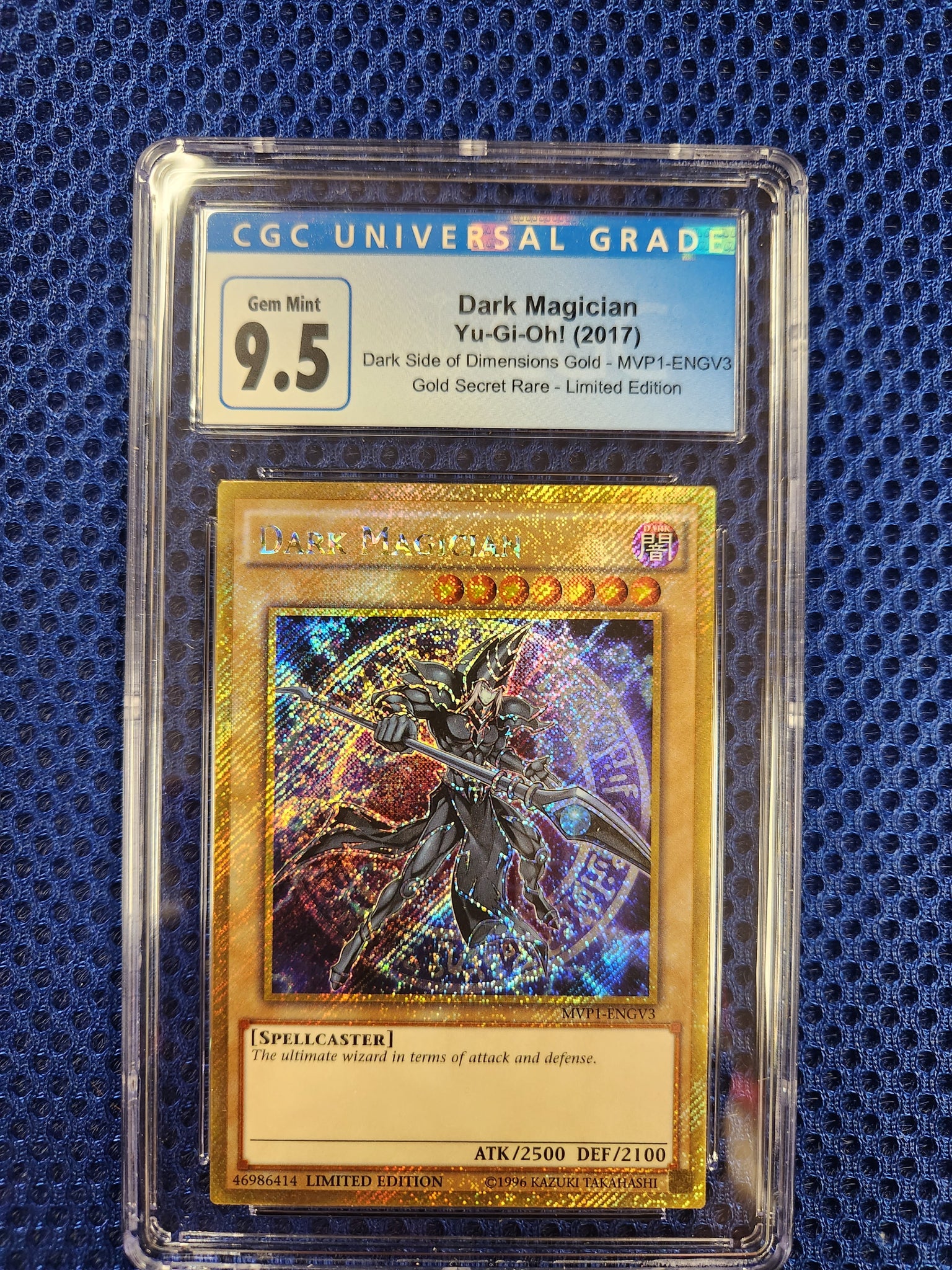 Dark Magician - Yu-Gi-Oh! (2017) - Dark Side of Dimensions Gold - MVP1 A & C Games Dark Magician - Yu-Gi-Oh! (2017) - Dark Side of Dimensions Gold - MVP1 A & C Games