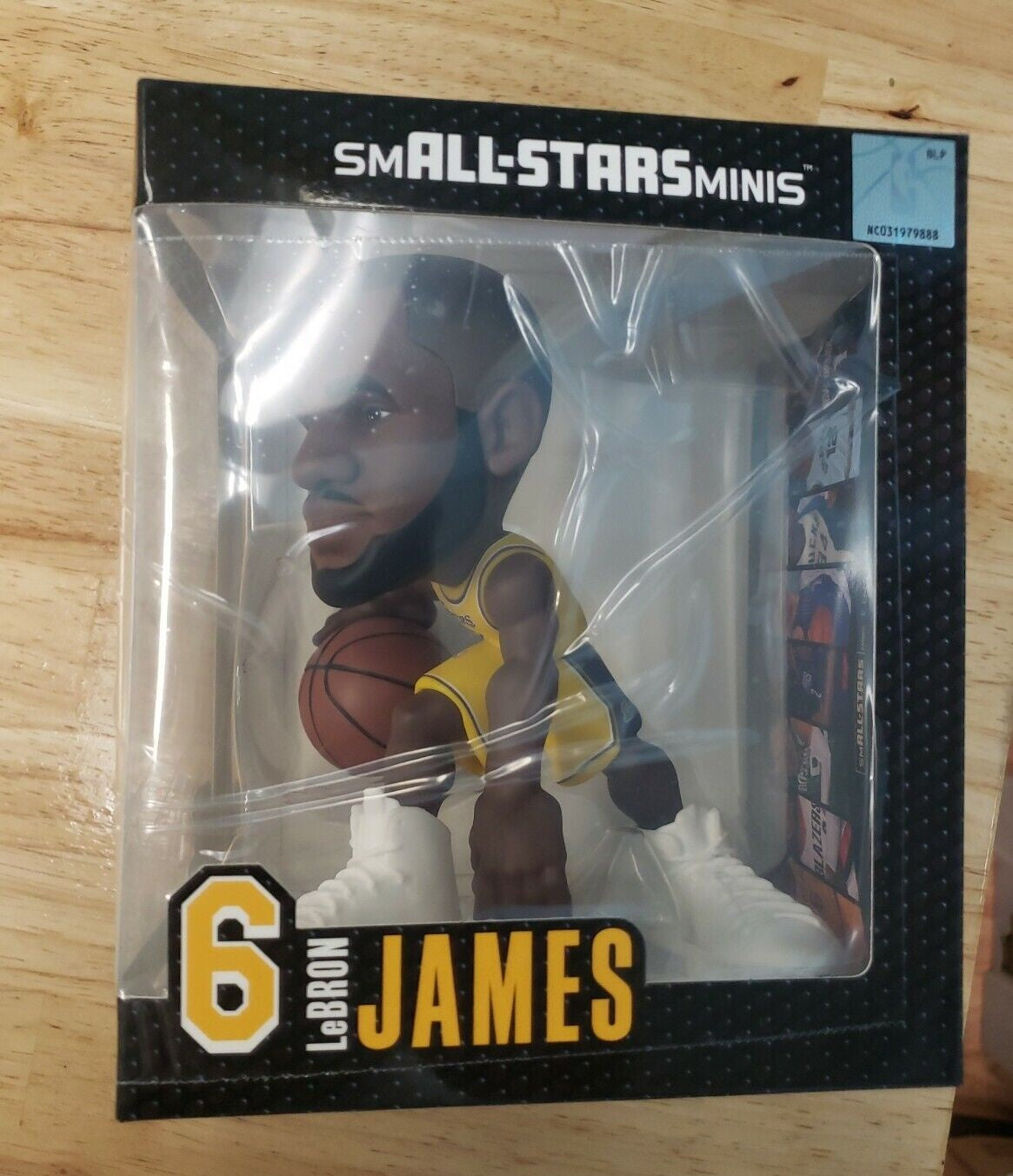 SMALL-STARS MINIS NBA 6" LEBRON JAMES 2021/22 (LOS ANGELES LAKERS #6 GOLD JERSEY)